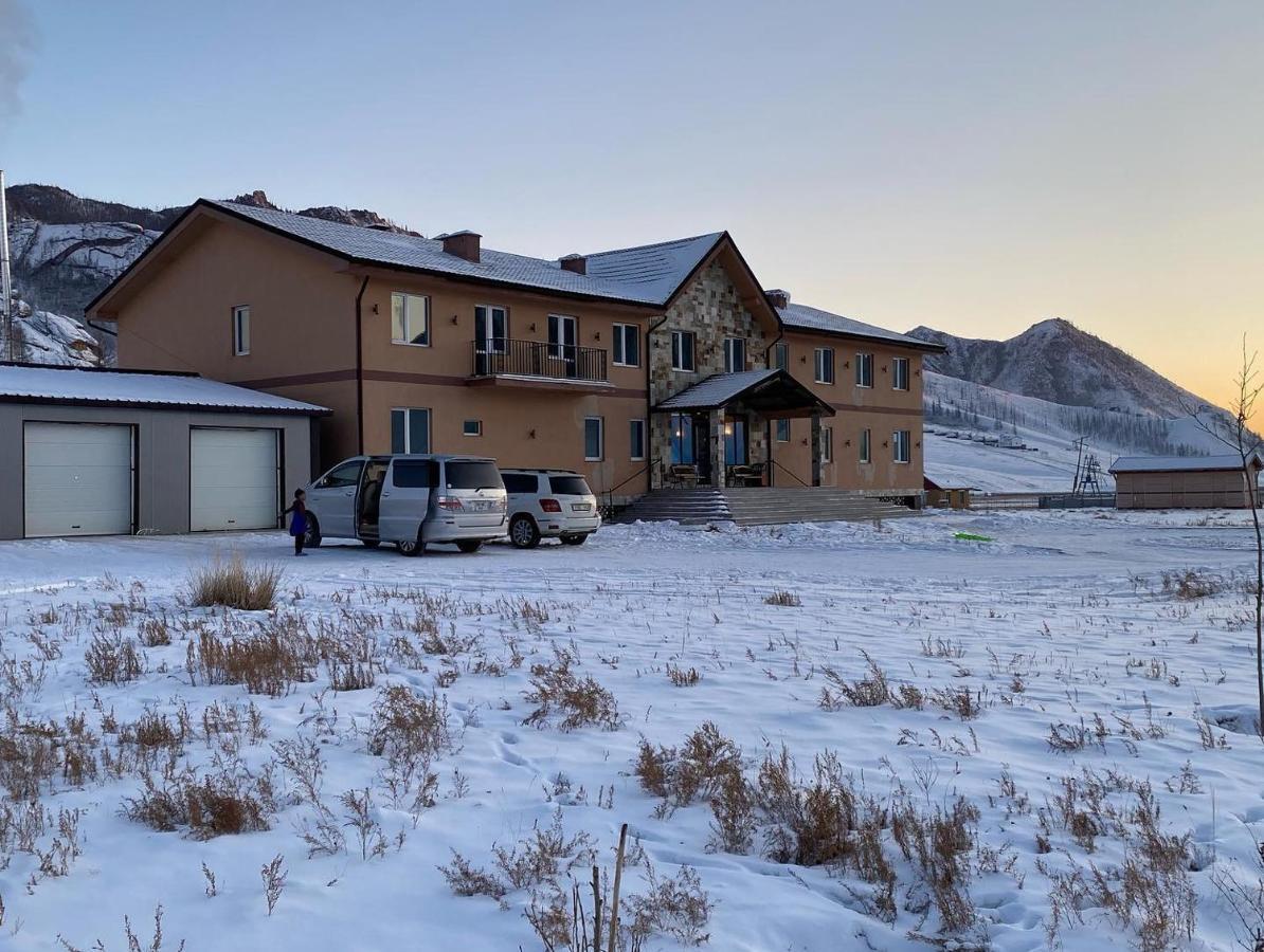 Takhi Resort Terelj Yoliin Hural Exterior foto